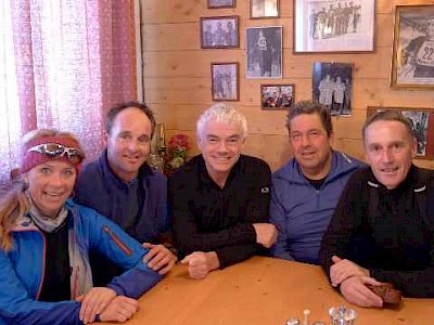 von re: K.S.C. Präsident Michael Huber, Hans Gosch, Hermann Stanger und Paul Koller mit Begleitung