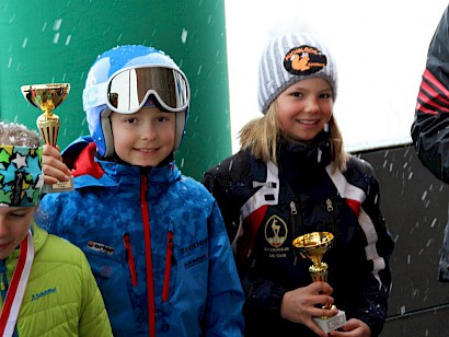 Vierter Platz für Simona Pöll beim TT-Miniadler Slalom am Patscherkofel in Innsbruck