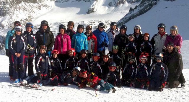 Aus dem Kader des K.S.C. - hier beim Familien-Skitag am Stubaier Gletscher im Oktober - sind Einige in den Bezirkskader aufgenommen worden.