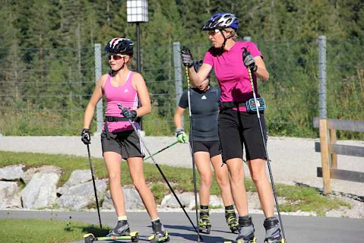 Langläufer und Biathleten in Seefeld