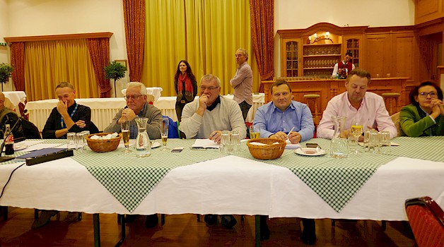 V.l.: Michael Huber, Wilfried Leitzinger, Hannes Huter, Martin Lintner, Wolfgang Leitner, Brigitte Schlögl (Kitzbühel Tourismus).