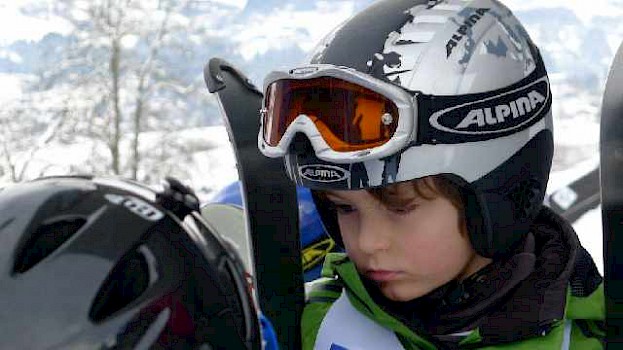 Der Goldi-Cup gastierte in Kitzbühel und die Kinder nützten die Gelegenheit zum Skispringen