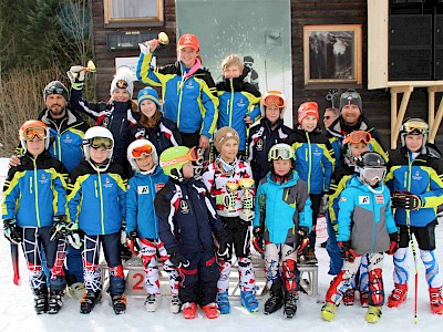 KSC-Kinderkader Ski Alpin in Fieberbrunn mit ihren Trainern Marco Pöll und Florian Schwenter