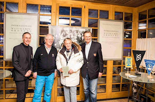 Michael Huber (KSC-Präsident), Hugo Wetzel (Vorsitzender OK-Ski WM St. Moritz), Gian Franco Kasper (FIS-Präsident), Ivan Wagner (Schweizerischer Akademischer Skiclub)