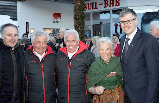 V.l.: Michael Huber (KSC), Sepp Burger (BAG), Ernst Hinterseer, Signe Reisch (Tourismus), Klaus Winkler (BGM)