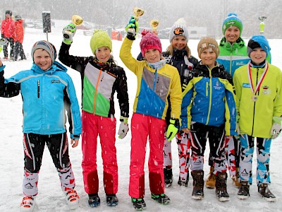 Vierter Platz für Simona Pöll beim TT-Miniadler Slalom am Patscherkofel in Innsbruck