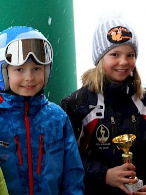 Vierter Platz für Simona Pöll beim TT-Miniadler Slalom am Patscherkofel in Innsbruck - 