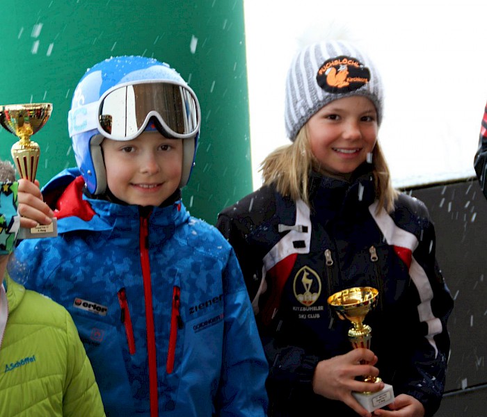 Vierter Platz für Simona Pöll beim TT-Miniadler Slalom am Patscherkofel in Innsbruck - 
