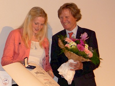 Lisa Theresa Hauser und TSV-Präsident Werner Margreiter