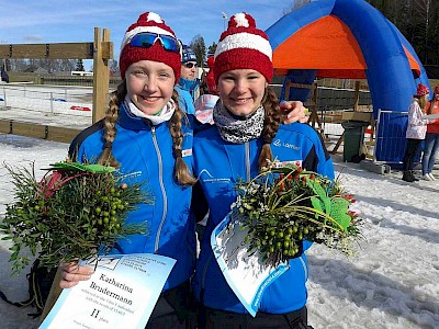 Katharina Brudermann und Kristina Oberthaler, Foto: Skiakademie Schladming