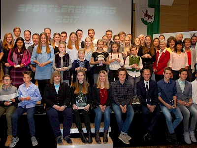 Alle anwesenden geehrten Sportler. Foto: Stadtgemeinde/F. Obermoser
