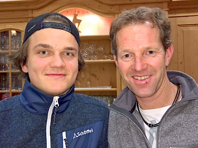 Moritz Marko mit KSC-Trainer Alex Erler. Foto: KSC