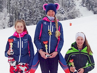 Nina Wiesmüller ist Slalom-Bezirksmeisterin!