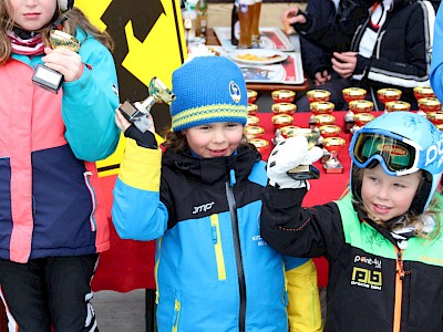 Anspruchsvoller Bezirkscup Kombi Race der Kinder in Jochberg