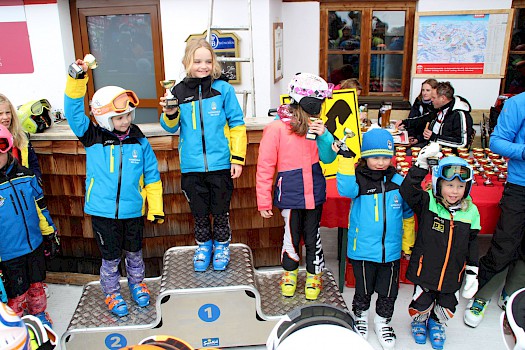 Anspruchsvoller Bezirkscup Kombi Race der Kinder in Jochberg