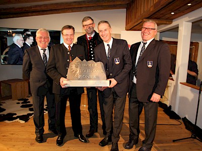 Wilfried Leitzinger, LH Günther Platter, BGM Klaus Winkler, Michael Huber, Hannes Huter