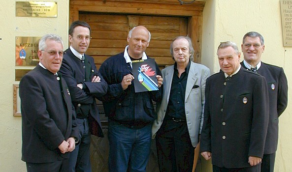 Bei der Präsentation des Plakats 2004, v.l.: Wilfried Leitzinger, Michael Huber, Michael Horn, Dietmar Kainrath, Christian Poley, Hannes Huter.