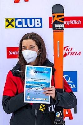 Valentina holte bei ÖSV Schülermeisterschaften Meistertitel in Slalom, Riesenslalom und Kombination! - 