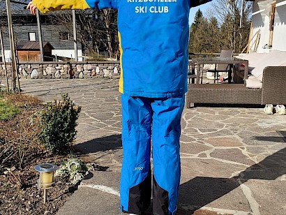 2x Ski Club Anzüge Gr. 128 & Gr.152