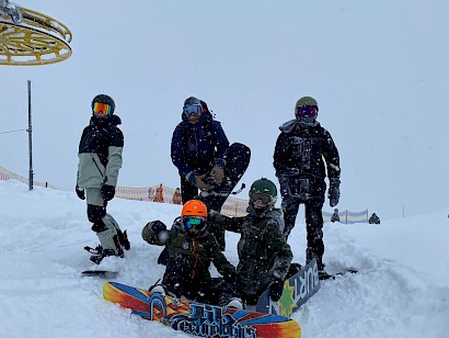 Tolles Powdererlebnis - Snowboard Kids