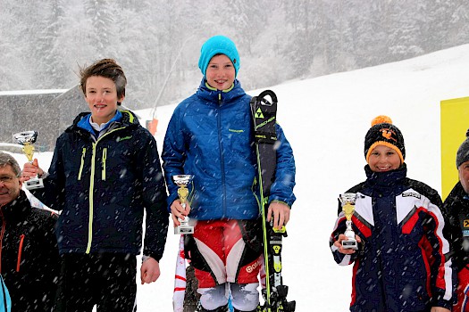 Erneuter Wintereinbruch beim BC Slalom der Schüler
