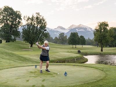 Ein Golfturnier aus dem Bilderbuch