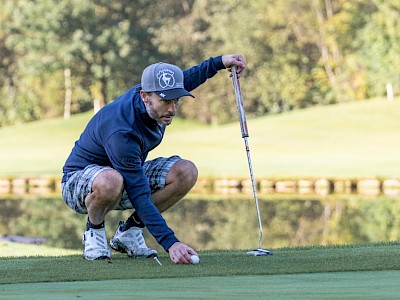 Ein Golfturnier aus dem Bilderbuch