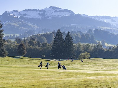 Ein Golfturnier aus dem Bilderbuch