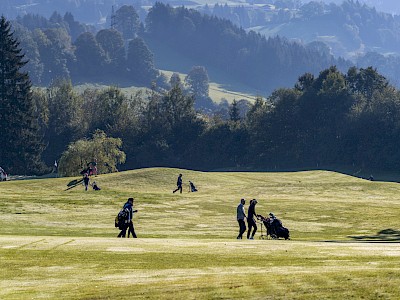 Ein Golfturnier aus dem Bilderbuch