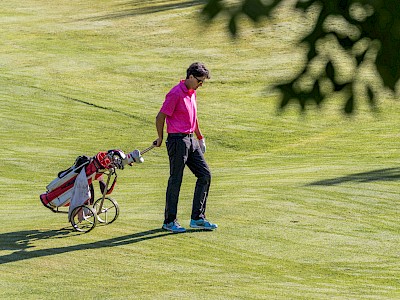 Ein Golfturnier aus dem Bilderbuch