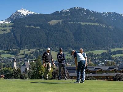 Ein Golfturnier aus dem Bilderbuch