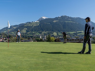 Ein Golfturnier aus dem Bilderbuch