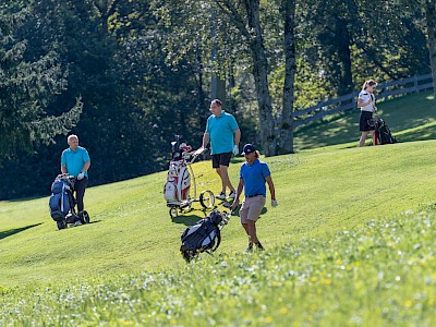 Ein Golfturnier aus dem Bilderbuch