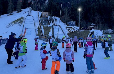 Zahlreiche Kinder wollten in Kitzbühel fliegen lernen