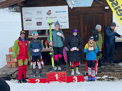 Das Team Ski Alpin in Hochfilzen erfolgreich