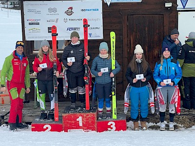 Das Team Ski Alpin in Hochfilzen erfolgreich