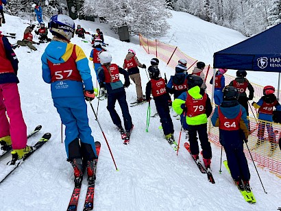 Erfolgreicher Schülerskitag mit 289 Teilnehmern