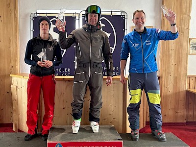 PREMIERE FÜR DIE K.S.C. RENNSPORTFAMILIE - Alpine Clubmeisterschaft auf der neuen Trainingspiste am Horn