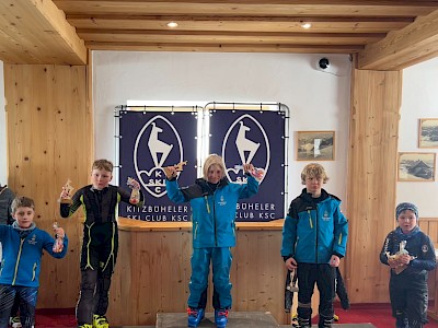PREMIERE FÜR DIE K.S.C. RENNSPORTFAMILIE - Alpine Clubmeisterschaft auf der neuen Trainingspiste am Horn