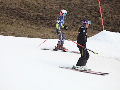 PREMIERE FÜR DIE K.S.C. RENNSPORTFAMILIE - Alpine Clubmeisterschaft auf der neuen Trainingspiste am Horn