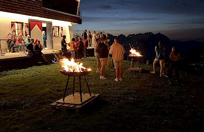 Magisches Feuerlbrennen am Hahnenkamm